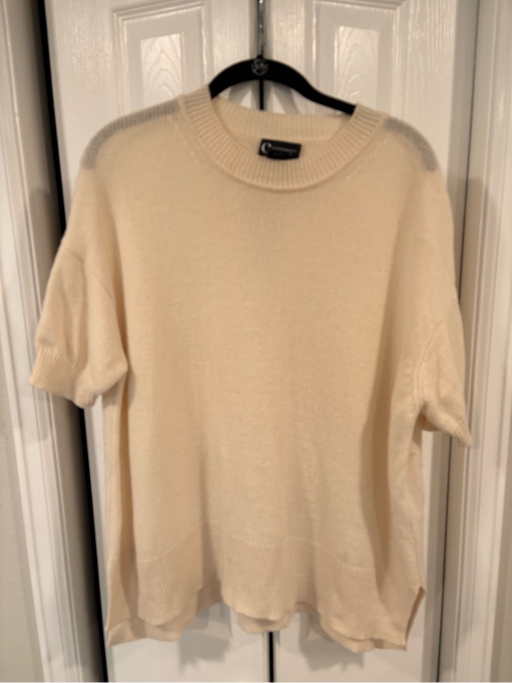 Bloomingdale’s 100% cashmere Cream Short-Sleeve Knit Sweater